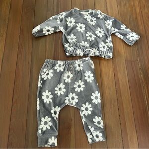 Jessica Simpson Baby Outfit